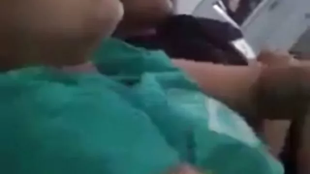 Le mec a léché la chatte tubes pornos gratuits et l'a mise sur la bite