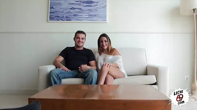 Une salope en culotte à pois caresse nylon porno tube la chatte avec ses doigts