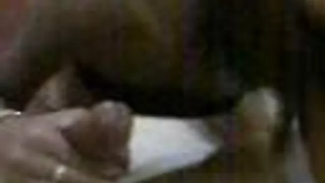 D'abord, le bébé a été baisé avec un gode, puis avec une bite et son dos free movis porno était couvert de sperme