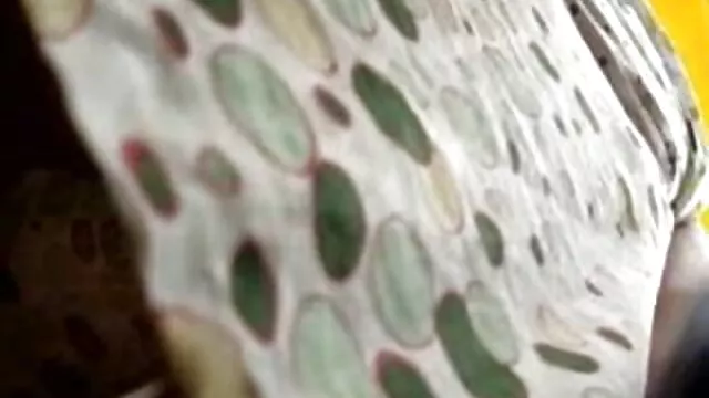 Un jeune macho a toujours des soucis, tube porno viol car son maître s'est entouré de jeunes filles séduisantes