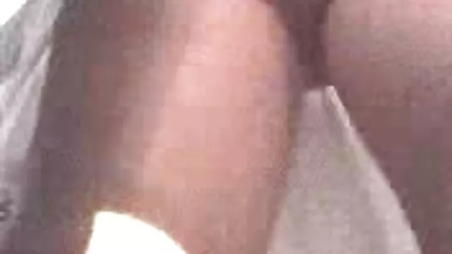 La carol nash xxx fille dépravée a décidé de nager nue, à une heure si tôt, elle n'a jamais pensé qu'un homme de la pièce voisine la surveillait, l'oncle ne pouvait pas le supporter et est allé baiser la chienne