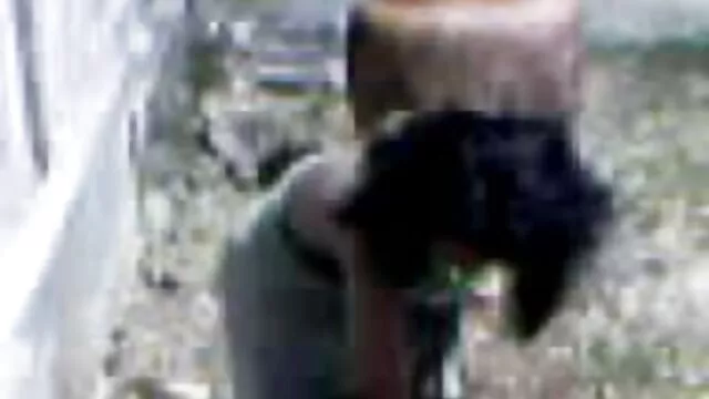 Une fille appétissante baise avec pian porno un mec chauve et avale son sperme