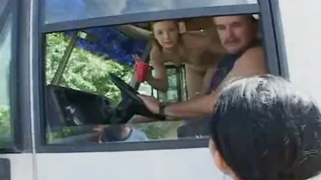 Poussin noir baise avec elephant tube film un producteur de rap blanc
