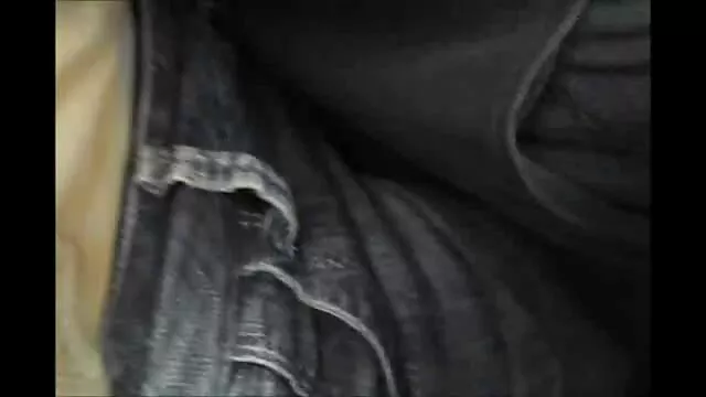 De jeunes chiennes sucent leurs clasc porno mecs tôt le matin