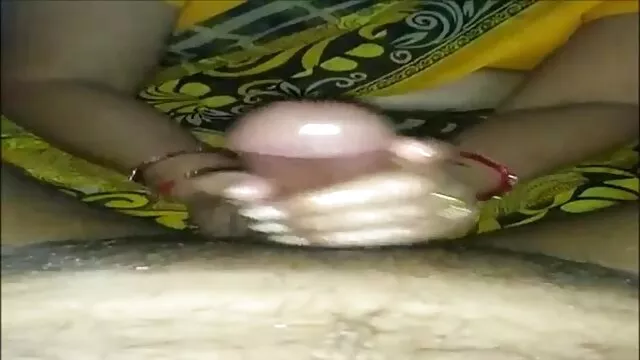 Brunette se masturbe fantastiquement la bite et les filme porno red toube éponges