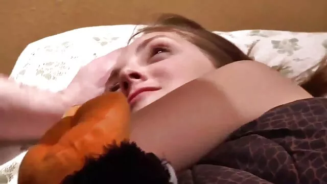 La blonde en bas et avec une poitrine phat se fait baiser par deux mecs porno tube en francais