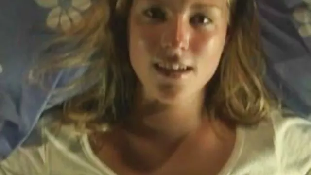 Un mec russe a persuadé un porno sex movies tube jeune étudiant de faire du sexe oral