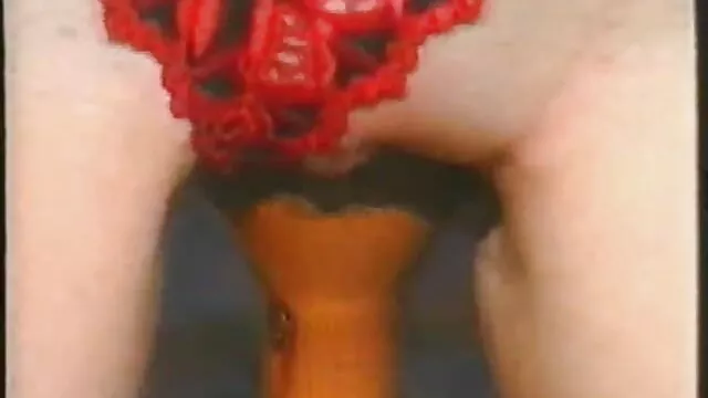 Jeunes lesbiennes douces se caressent passionnément sur la table de massage tube porn french