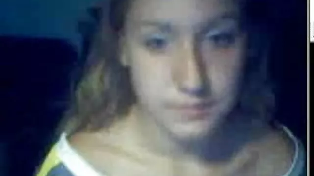 Bébé caresse sa chatte et danish classic xxx attend un amant chaud