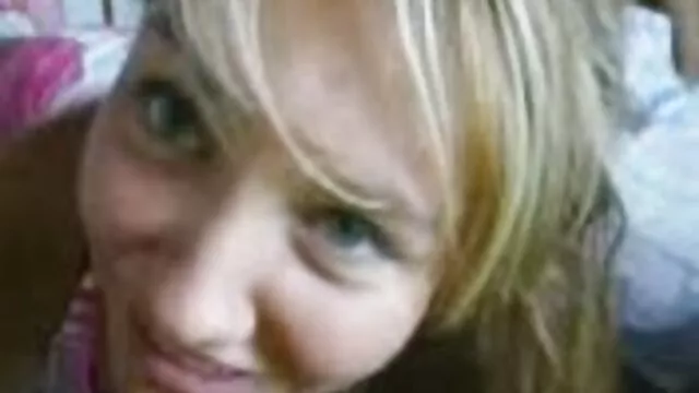 Il n'y avait pas d'hommes honnêtes ici et la fille devait se contenter de l'auto-satisfaction habituelle, en clsic porno utilisant son vibromasseur rose préféré à ces fins simples.
