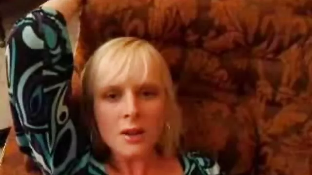 Hayley adore se défoncer le cul vintage sex film