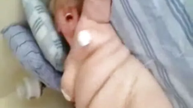 La petite Vanessa Cage baise passionnément avec tube francais porno un homme mûr