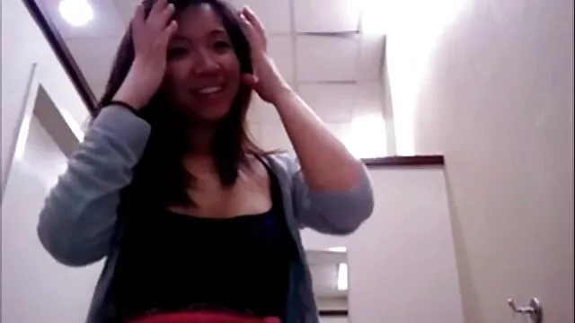 Salope aux gros cinema porno tube seins suce deux bites