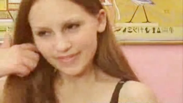 Curly a donné une maman légèrement mature erotic film tube dans sa bouche